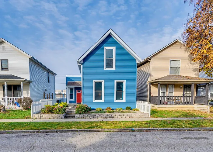 1 Mi To Dtown & Lucas Oil Stadium: Fenced Yard