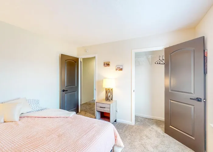 Indy Home W/ Dog-Friendly Yard! 9 Mi To Dtwn